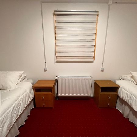 Hostal B&B Coastal Natales Пуерто-Наталес Екстер'єр фото