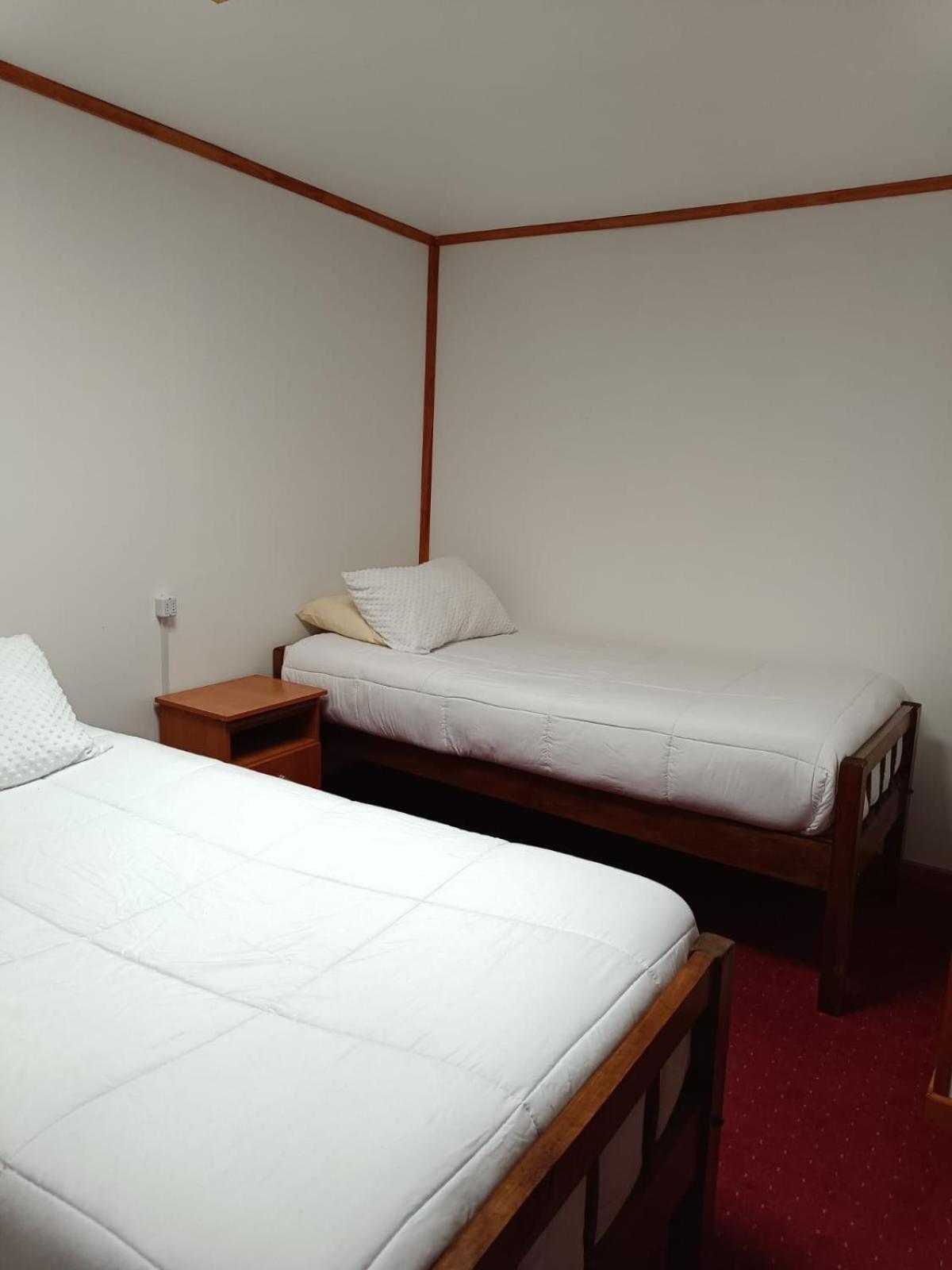 Hostal B&B Coastal Natales Пуерто-Наталес Екстер'єр фото