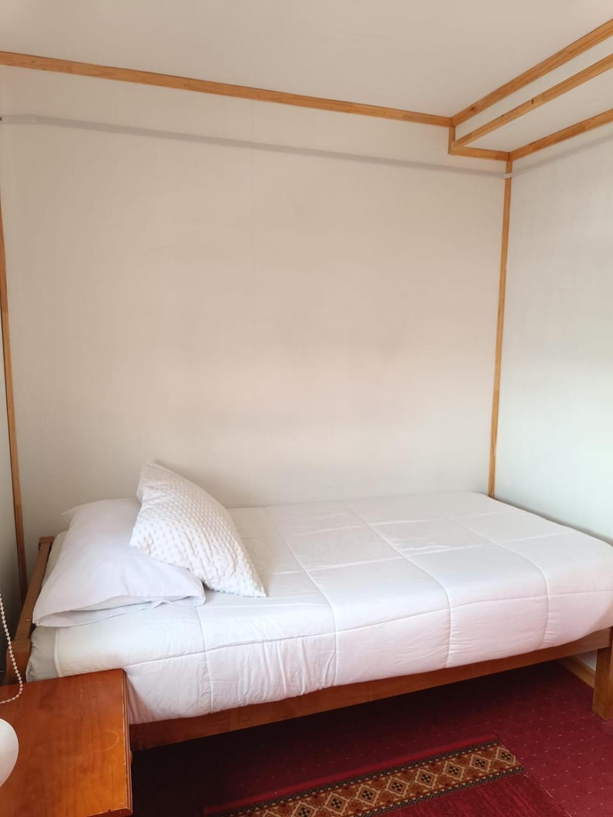 Hostal B&B Coastal Natales Пуерто-Наталес Екстер'єр фото