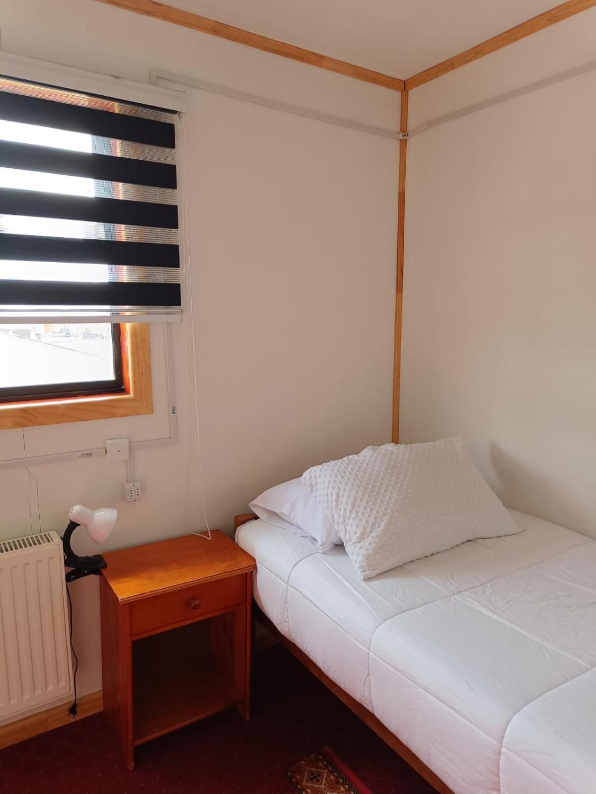Hostal B&B Coastal Natales Пуерто-Наталес Екстер'єр фото