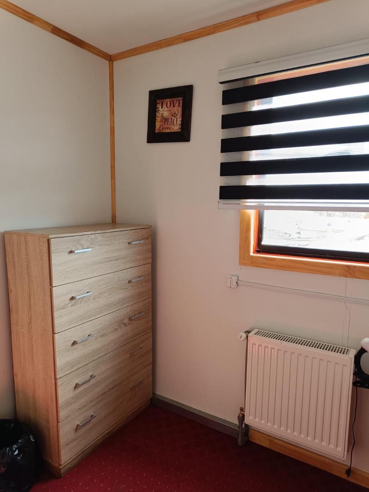 Hostal B&B Coastal Natales Пуерто-Наталес Екстер'єр фото